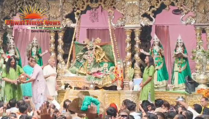 हरियाली तीज पर बांकेबिहारी के दिव्य झूलन दर्शन, स्वर्ण-रजत हिंडोले में सजे ठाकुरजी