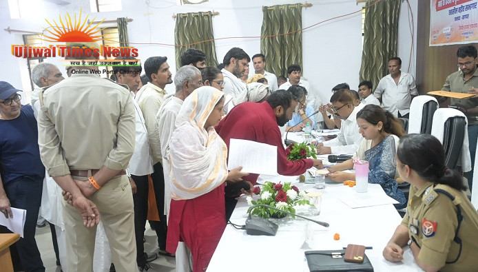 डीएम अस्मिता लाल ने अधिकारियों को दिए एक सप्ताह में गुणवत्तापूर्ण समाधान के निर्देश, पात्रों को योजनाओं का लाभ दिलाने पर जोर