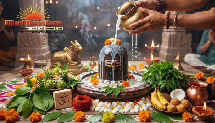 सावन के चौथे सोमवार को भी पुरेश्वर महादेव पर जलाभिषेक को ब्रह्ममुहूर्त से लगी लंबी कतारें