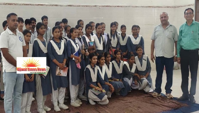 जैन इंटर कॉलेज में बीआईएस की कार्यशाला, प्रतियोगिता में तानिया और तनु ने मारी बाजी