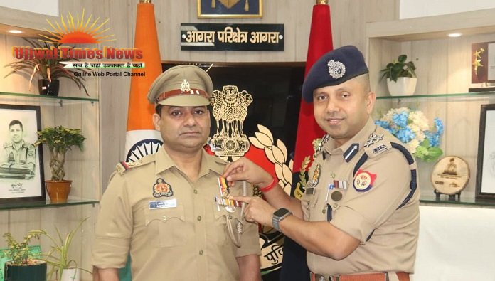 इनामी बदमाश को मुठभेड़ में ढेर करने वाले दरोगा अजय वर्मा को मिला वीरता पदक