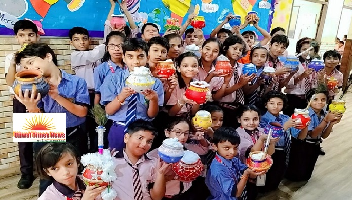 मानवीय पिरामिड बनाकर छात्रों ने फोड़ी दही हांडी, गूंजे ‘जय कन्हैया लाल की’ के जयकारे