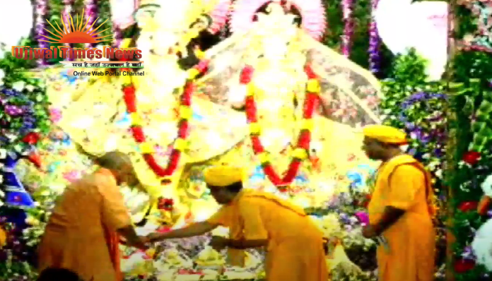 जन्मभूमि पर गूंजा जय श्रीकृष्ण का उद्घोष, CM योगी ने किए ठाकुरजी के दर्शन