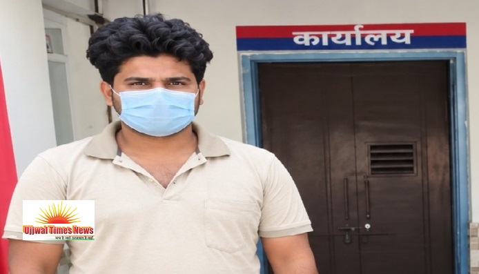 चोरी की बाइक पर फर्जी नंबर प्लेट लगाकर धड़ल्ले से घूम रहा था युवक, पुलिस ने दबोचा