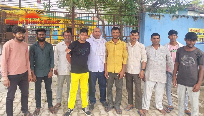 युवाओं को सरकारी नौकरी देने का वादा, सपा ने गांव-गांव चलाया संपर्क अभियान