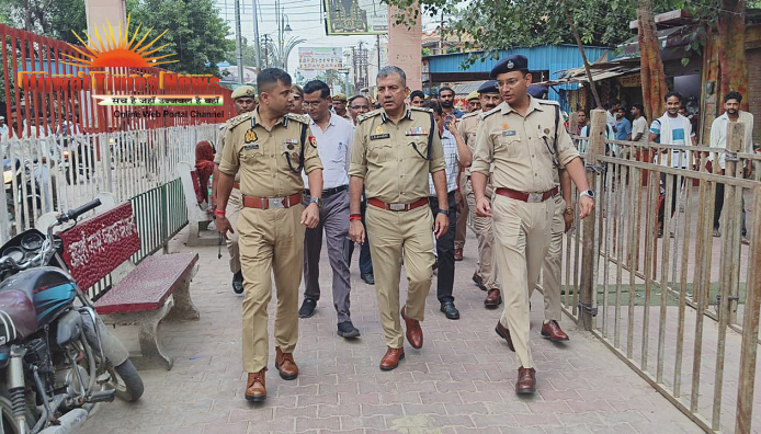 राधाष्टमी से पहले बरसाना में सुरक्षा व्यवस्था का निरीक्षण, अधिकारियों ने दिए आवश्यक निर्देश