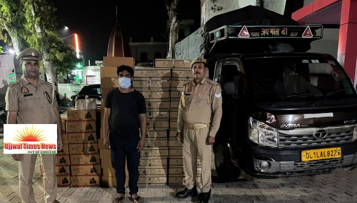 पाठशाला पुलिस चौकी पर चेकिंग के दौरान पिकअप से बरामद हुई सौ पेटी शराब, तस्कर गिरफ्तार