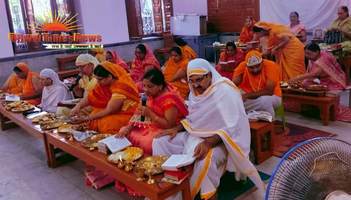 उत्तम आर्जव धर्म की भक्ति में डूबे श्रद्धालु, दशलक्षण महापर्व पर जैन मंदिरों में हुए धार्मिक आयोजन