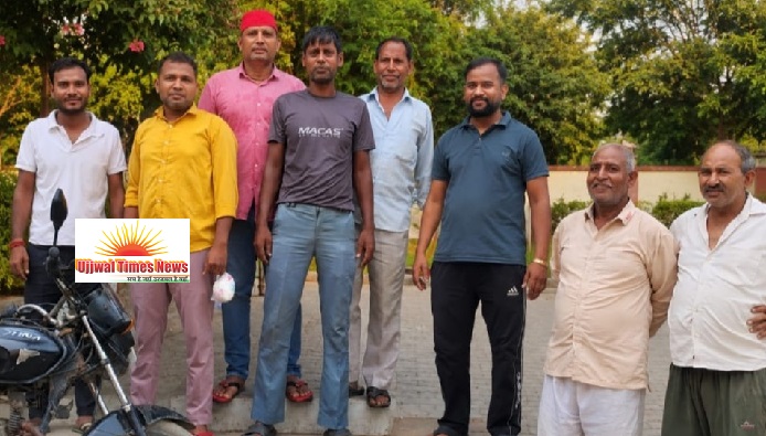 सपा की नीतियों को घर-घर पहुंचाने में जुटे अजय त्यागी, आधा दर्जन गांवों में किया जनसंपर्क