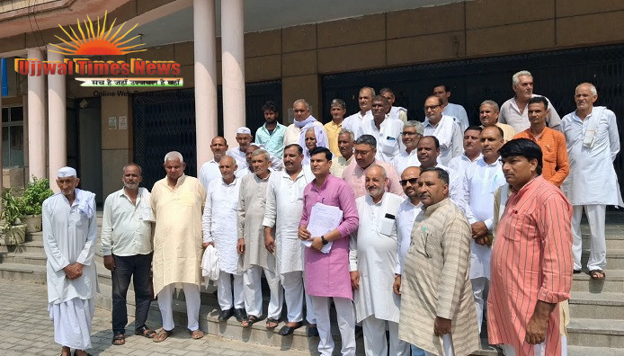 बिनौली-कैड़वा-मवीकलां से पुरामहादेव मंदिर तक सड़क चौड़ीकरण की मांग, ग्रामीणों ने डीएम को सौंपा ज्ञापन