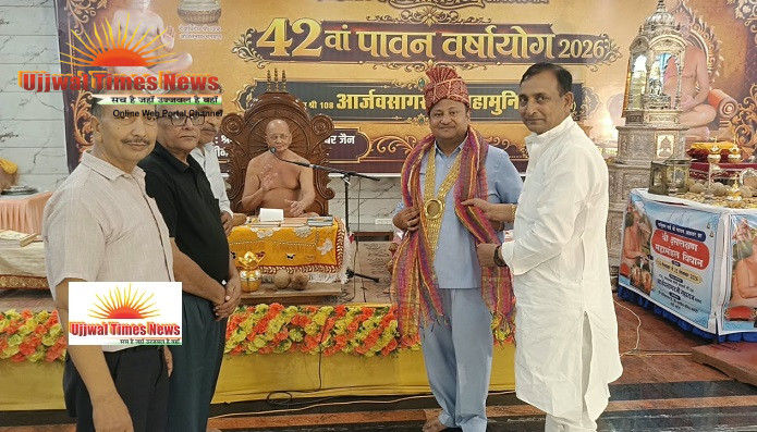 उत्तम आकिंचन धर्म अपनाया, धार्मिक कवि सम्मेलन में उमड़े श्रद्धालु :अनंत चतुर्दशी 25 को,चढ़ेगी थालियां
