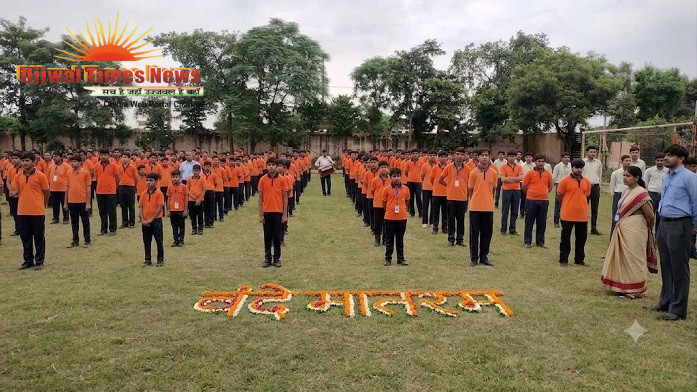 सुभानपुर के माधव सरस्वती विद्या मंदिर में गूंजा वंदे मातरम्