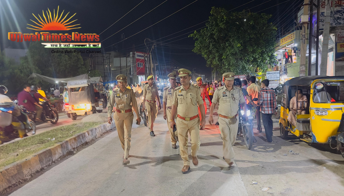सड़कों पर दिखी मथुरा पुलिस की सख्ती, संदिग्धों और वाहनों की हुई चेकिंग