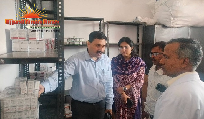 जिलाधिकारी ने सीएचसी चौसार का किया आकस्मिक निरीक्षण