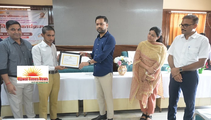 नए यूपी में पढ़ाई के सपनों को मिल रहा आर्थिक संबल, छात्रवृत्ति से युवाओं की राह हो रही आसान