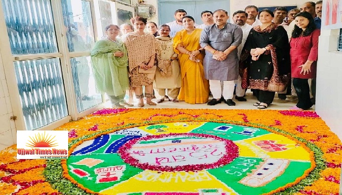 रंगोली में दिखी सरकारी योजनाओं की झलक, विकसित भारत का दिया संदेश