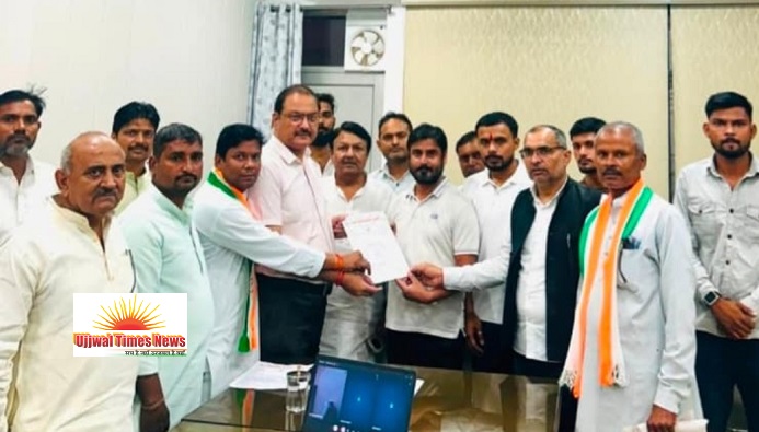सीईसी ज्ञानेश कुमार के इस्तीफे की मांग, बागपत में कांग्रेस का प्रदर्शन; राष्ट्रपति के नाम सौंपा ज्ञापन