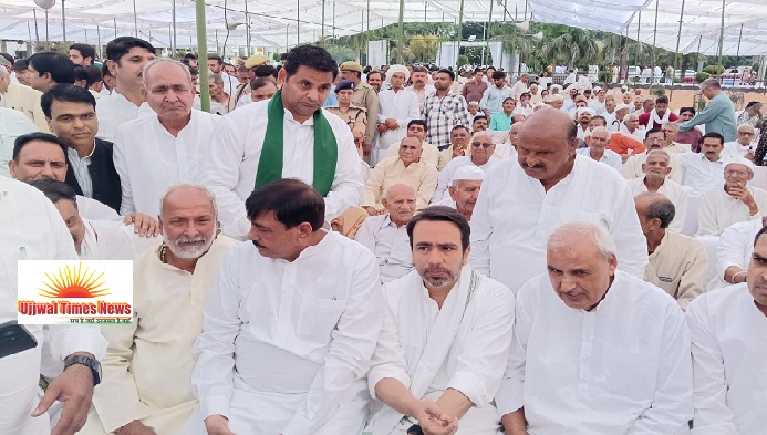 84 देश खाप चौधरी सुरेंद्र सिंह की श्रद्धांजलि सभा में उमड़ा जनसैलाब, केंद्रीय मंत्री जयंत चौधरी और टिकैत बंधुओं समेत पहुंचे दिग्गज नेता