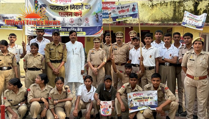 एनसीसी कैडेट्स ने निकाली जागरूकता रैली, यातायात नियमों के पालन का दिया संदेश