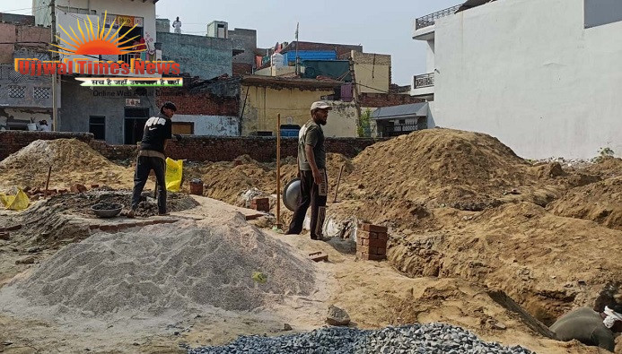तांगा स्टैंड की सत्ती भूमि पर फिर उभरा विवाद, सार्वजनिक भवन का निर्माण रुकवाया